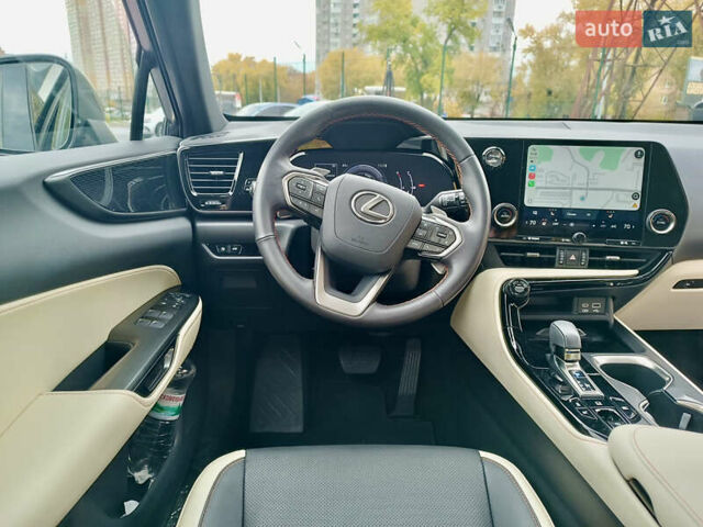 Лексус НХ 2023 в Киеве на Automoto.ua Серый Лексус НХ, объемом двигателя 2.49 л и пробегом 22 тыс. км за 48500 $, фото 17 на Automoto.ua