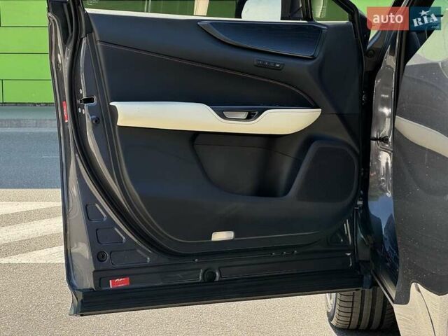 Серый Лексус НХ, объемом двигателя 2.49 л и пробегом 32 тыс. км за 55500 $, фото 12 на Automoto.ua