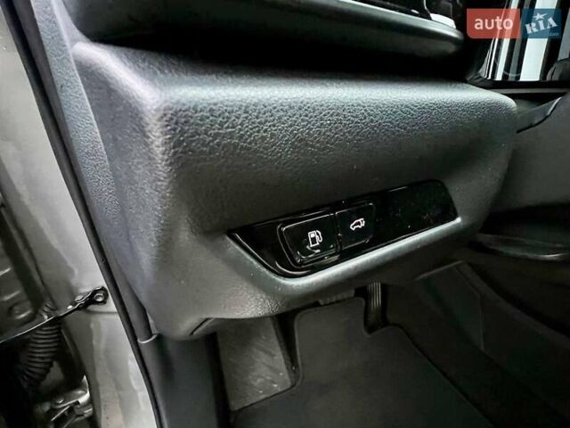 Сірий Лексус НХ, об'ємом двигуна 2.5 л та пробігом 23 тис. км за 52500 $, фото 18 на Automoto.ua