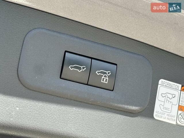 Серый Лексус НХ, объемом двигателя 2.49 л и пробегом 32 тыс. км за 55500 $, фото 42 на Automoto.ua