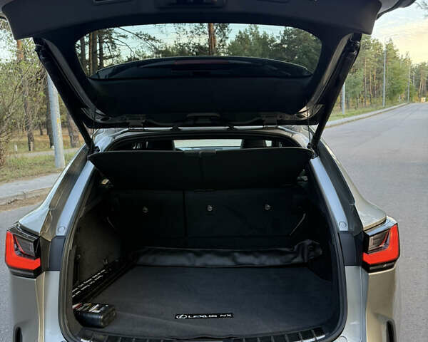 Серый Лексус НХ, объемом двигателя 2.5 л и пробегом 23 тыс. км за 48500 $, фото 6 на Automoto.ua