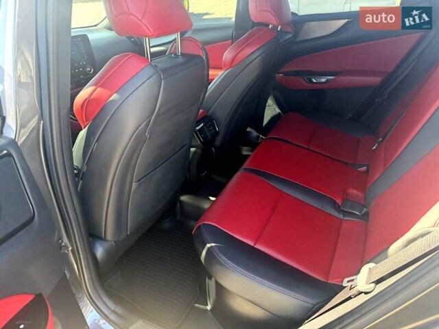 Сірий Лексус НХ, об'ємом двигуна 2.49 л та пробігом 18 тис. км за 59000 $, фото 3 на Automoto.ua