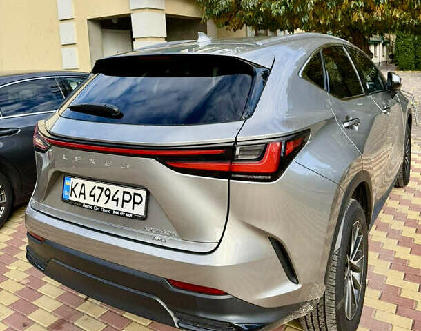 Лексус НХ 2023 в Киеве на Automoto.ua Серый Лексус НХ, объемом двигателя 2.49 л и пробегом 22 тыс. км за 48500 $, фото 11 на Automoto.ua