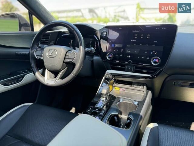 Серый Лексус НХ, объемом двигателя 2.49 л и пробегом 32 тыс. км за 55500 $, фото 24 на Automoto.ua