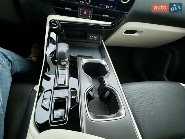 Сірий Лексус НХ, об'ємом двигуна 2.5 л та пробігом 23 тис. км за 52500 $, фото 22 на Automoto.ua