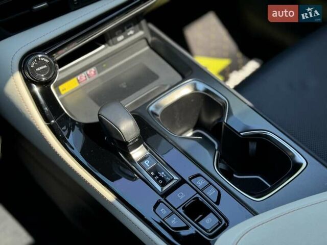 Серый Лексус НХ, объемом двигателя 2.49 л и пробегом 32 тыс. км за 55500 $, фото 29 на Automoto.ua