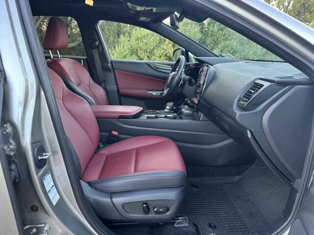 Серый Лексус НХ, объемом двигателя 0 л и пробегом 33 тыс. км за 14000 $, фото 17 на Automoto.ua