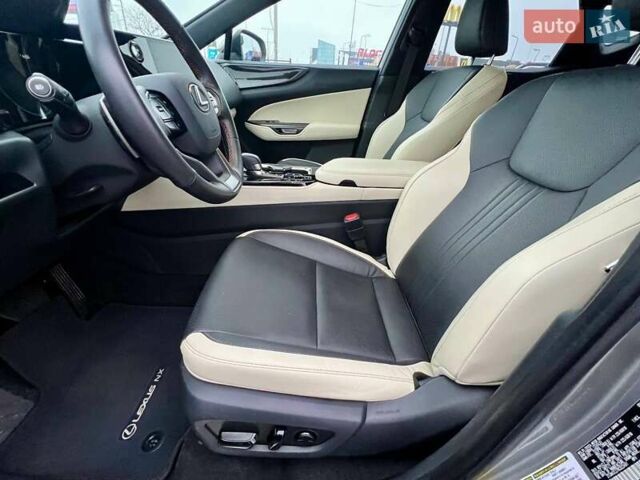 Сірий Лексус НХ, об'ємом двигуна 2.5 л та пробігом 23 тис. км за 52500 $, фото 16 на Automoto.ua