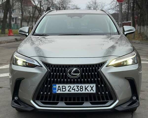 Сірий Лексус НХ, об'ємом двигуна 2.49 л та пробігом 14 тис. км за 49200 $, фото 6 на Automoto.ua