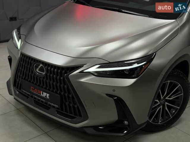 Серый Лексус НХ, объемом двигателя 2.49 л и пробегом 8 тыс. км за 54500 $, фото 4 на Automoto.ua
