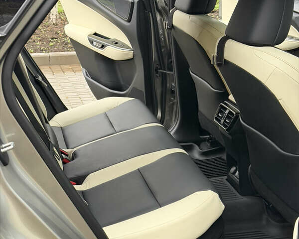 Сірий Лексус НХ, об'ємом двигуна 2.49 л та пробігом 13 тис. км за 54000 $, фото 22 на Automoto.ua