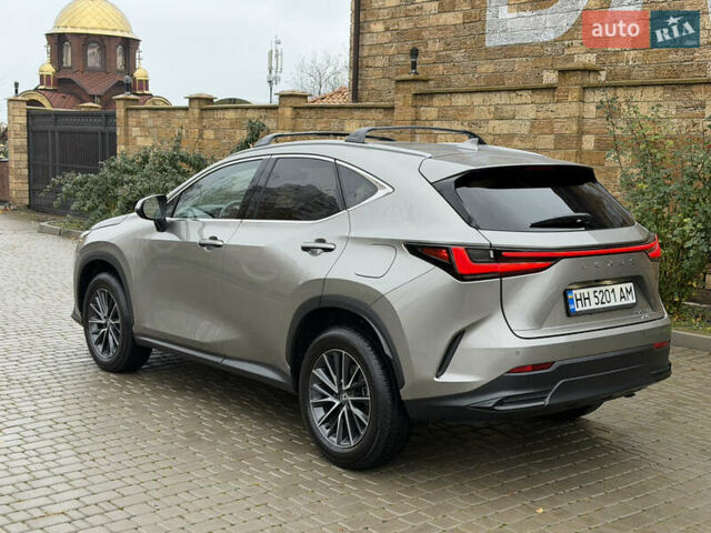 Сірий Лексус НХ, об'ємом двигуна 2.49 л та пробігом 13 тис. км за 54000 $, фото 3 на Automoto.ua