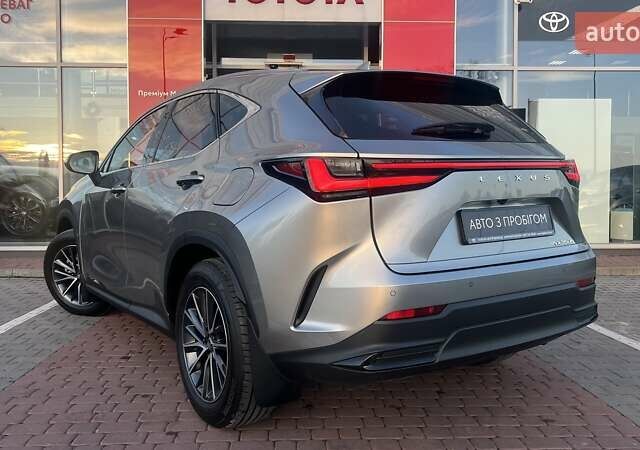 Серый Лексус НХ, объемом двигателя 2.49 л и пробегом 13 тыс. км за 48976 $, фото 3 на Automoto.ua