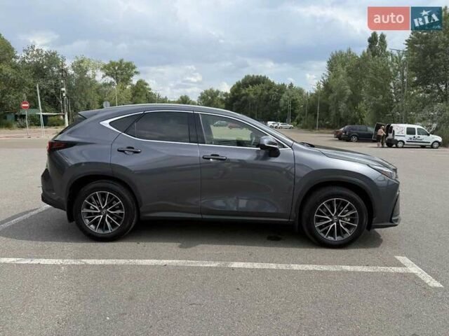 Сірий Лексус НХ, об'ємом двигуна 1.99 л та пробігом 1 тис. км за 42700 $, фото 4 на Automoto.ua
