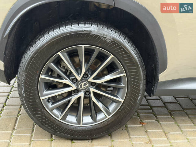 Сірий Лексус НХ, об'ємом двигуна 2.49 л та пробігом 13 тис. км за 54000 $, фото 16 на Automoto.ua