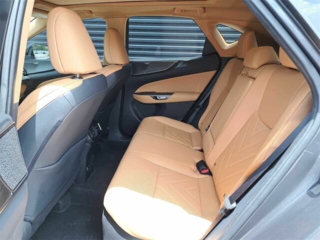Сірий Лексус НХ, об'ємом двигуна 2.5 л та пробігом 8 тис. км за 26000 $, фото 19 на Automoto.ua