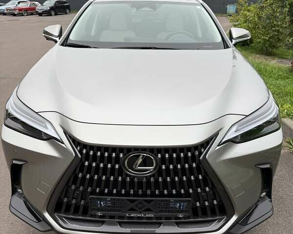 Сірий Лексус НХ, об'ємом двигуна 2.49 л та пробігом 5 тис. км за 53000 $, фото 6 на Automoto.ua