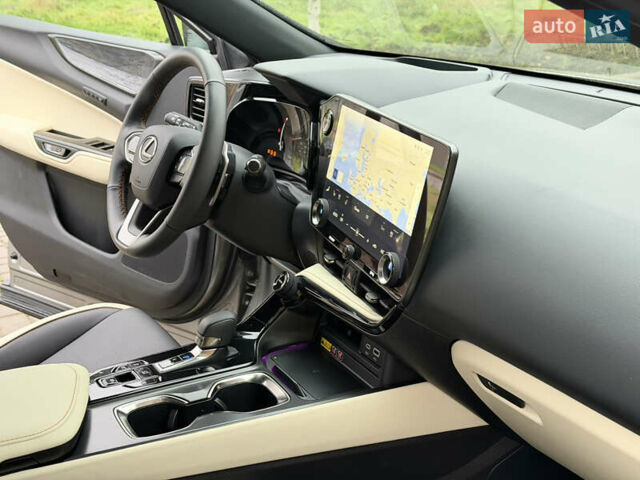 Сірий Лексус НХ, об'ємом двигуна 2.49 л та пробігом 13 тис. км за 54000 $, фото 18 на Automoto.ua