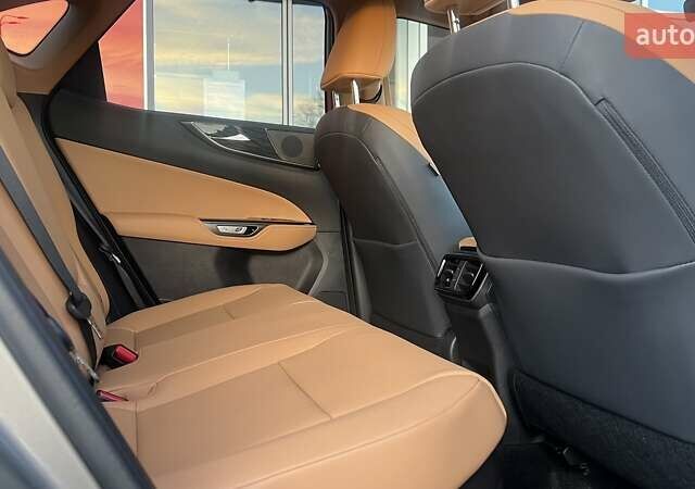 Серый Лексус НХ, объемом двигателя 2.49 л и пробегом 13 тыс. км за 48976 $, фото 8 на Automoto.ua