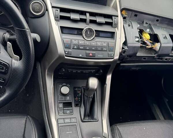 Синій Лексус НХ, об'ємом двигуна 2 л та пробігом 130 тис. км за 14100 $, фото 14 на Automoto.ua