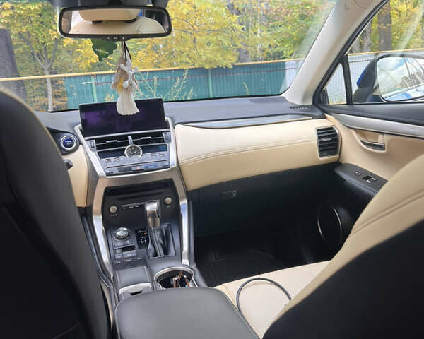 Синій Лексус НХ, об'ємом двигуна 2.49 л та пробігом 165 тис. км за 34500 $, фото 4 на Automoto.ua