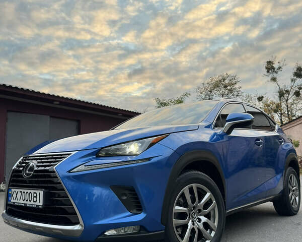 Синій Лексус НХ, об'ємом двигуна 2 л та пробігом 73 тис. км за 33500 $, фото 1 на Automoto.ua