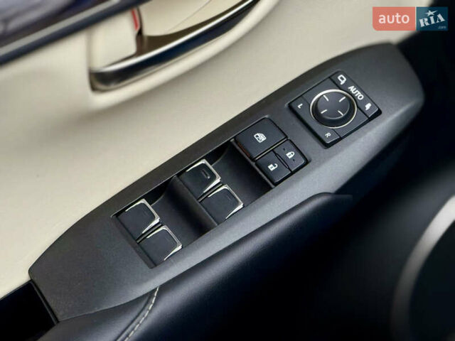 Синій Лексус НХ, об'ємом двигуна 2 л та пробігом 73 тис. км за 31500 $, фото 12 на Automoto.ua