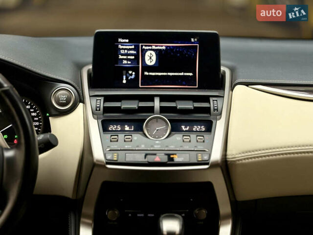 Синій Лексус НХ, об'ємом двигуна 2 л та пробігом 73 тис. км за 31500 $, фото 24 на Automoto.ua