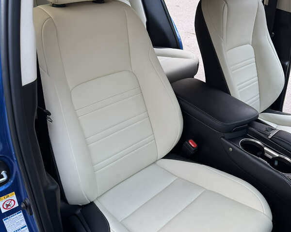 Синій Лексус НХ, об'ємом двигуна 2 л та пробігом 73 тис. км за 33500 $, фото 30 на Automoto.ua