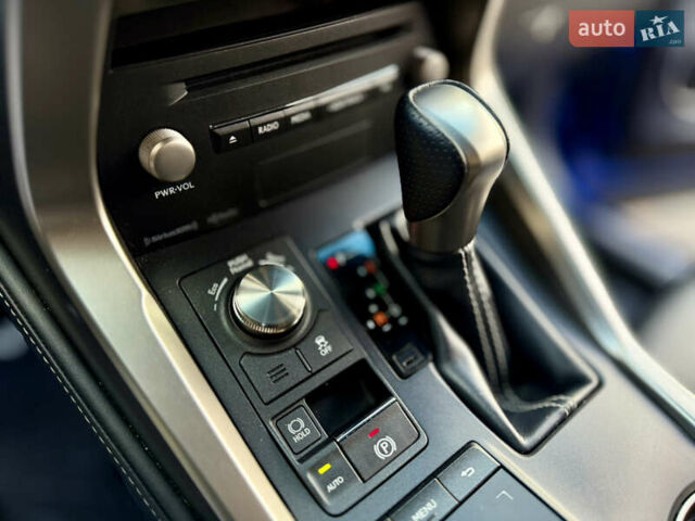 Синий Лексус НХ, объемом двигателя 2 л и пробегом 24 тыс. км за 27000 $, фото 30 на Automoto.ua