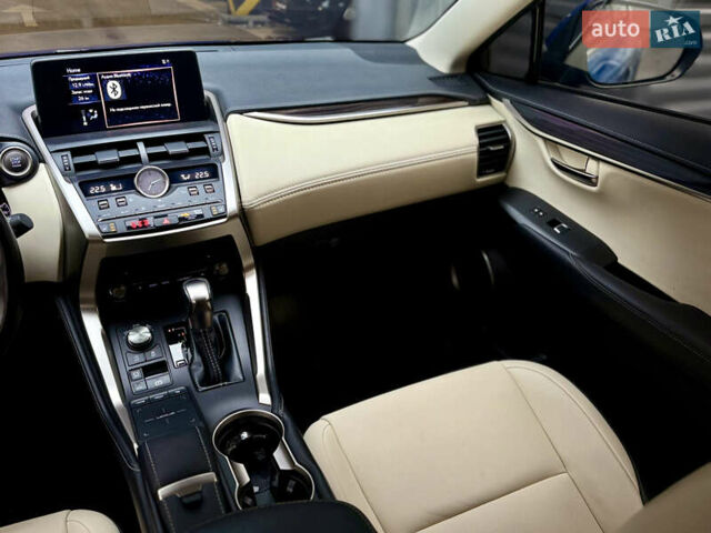 Синій Лексус НХ, об'ємом двигуна 2 л та пробігом 73 тис. км за 31500 $, фото 20 на Automoto.ua