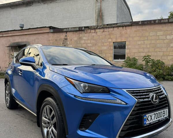 Синій Лексус НХ, об'ємом двигуна 2 л та пробігом 73 тис. км за 33500 $, фото 2 на Automoto.ua