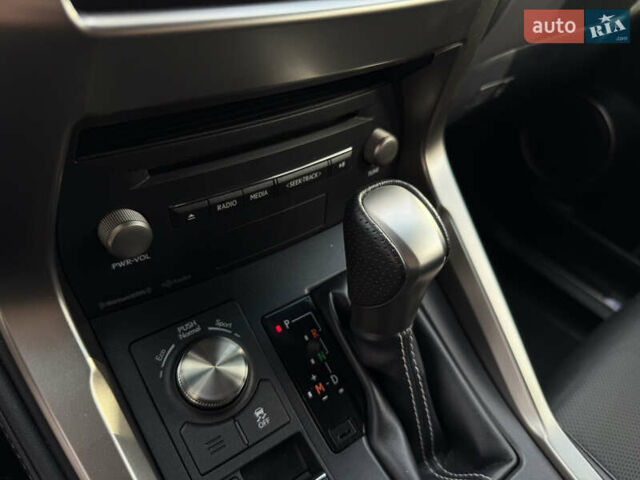 Синий Лексус НХ, объемом двигателя 2 л и пробегом 24 тыс. км за 27000 $, фото 49 на Automoto.ua