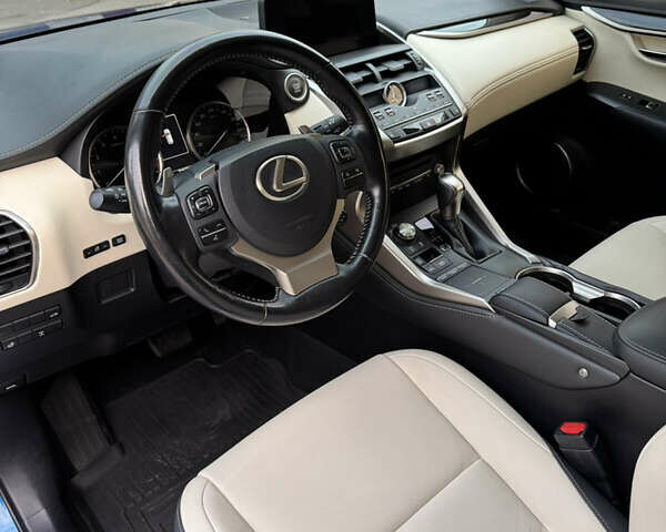 Синій Лексус НХ, об'ємом двигуна 2 л та пробігом 73 тис. км за 33500 $, фото 38 на Automoto.ua