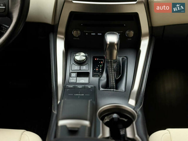 Синій Лексус НХ, об'ємом двигуна 2 л та пробігом 73 тис. км за 31500 $, фото 28 на Automoto.ua