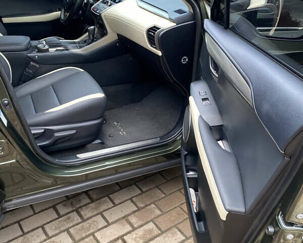 Зелений Лексус НХ, об'ємом двигуна 1.99 л та пробігом 43 тис. км за 38400 $, фото 9 на Automoto.ua