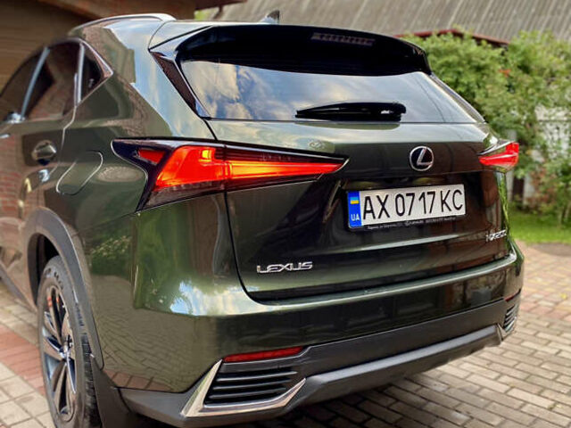 Зелений Лексус НХ, об'ємом двигуна 1.99 л та пробігом 43 тис. км за 38400 $, фото 3 на Automoto.ua