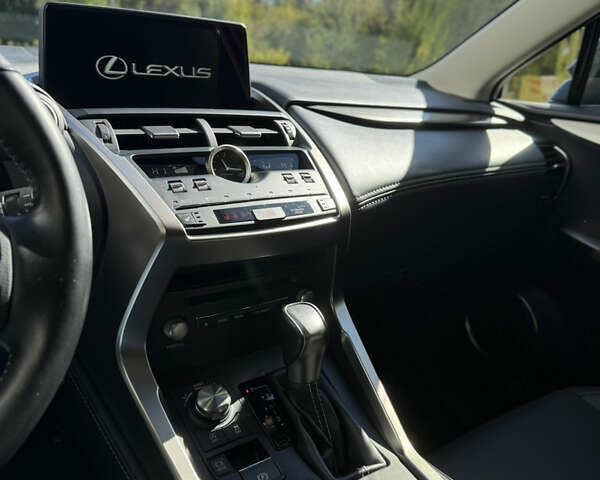 Зеленый Лексус НХ, объемом двигателя 1.99 л и пробегом 53 тыс. км за 38000 $, фото 12 на Automoto.ua