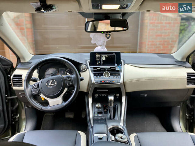 Зеленый Лексус НХ, объемом двигателя 1.99 л и пробегом 43 тыс. км за 35800 $, фото 7 на Automoto.ua