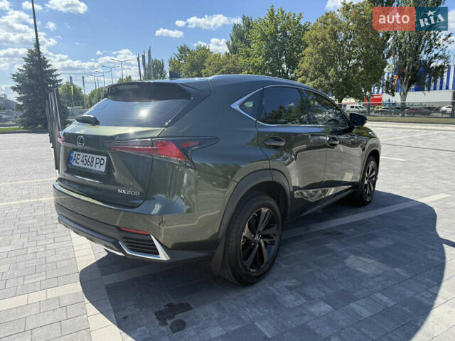 Зелений Лексус НХ, об'ємом двигуна 2 л та пробігом 15 тис. км за 38000 $, фото 4 на Automoto.ua