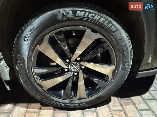 Зелений Лексус НХ, об'ємом двигуна 1.99 л та пробігом 55 тис. км за 36200 $, фото 6 на Automoto.ua