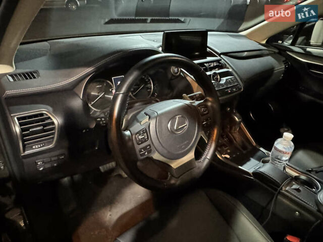 Зелений Лексус НХ, об'ємом двигуна 1.99 л та пробігом 55 тис. км за 36200 $, фото 9 на Automoto.ua