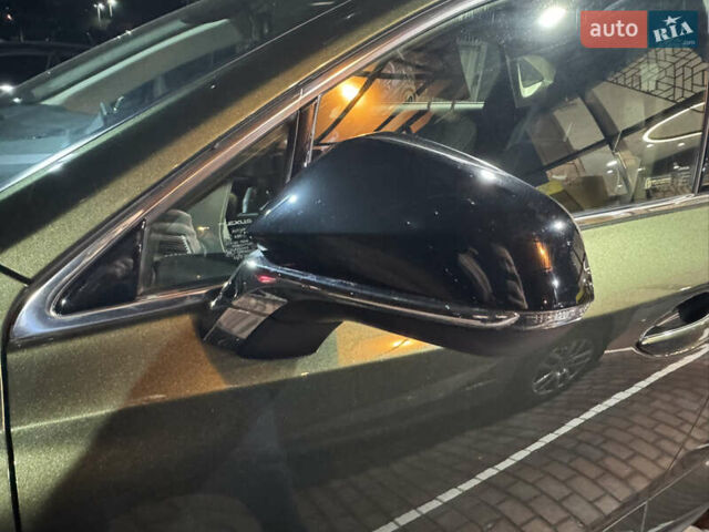 Зелений Лексус НХ, об'ємом двигуна 1.99 л та пробігом 55 тис. км за 36200 $, фото 4 на Automoto.ua