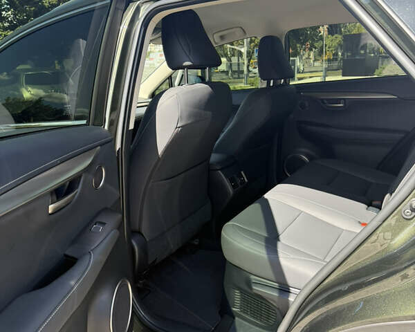 Зелений Лексус НХ, об'ємом двигуна 2 л та пробігом 15 тис. км за 38000 $, фото 9 на Automoto.ua