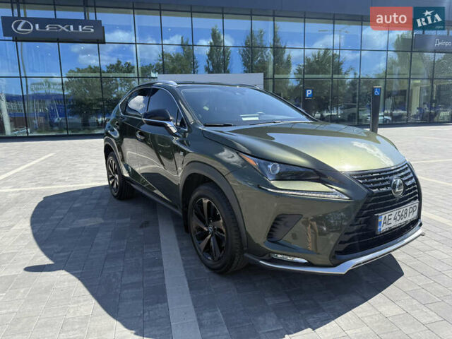 Зелений Лексус НХ, об'ємом двигуна 2 л та пробігом 15 тис. км за 38000 $, фото 1 на Automoto.ua