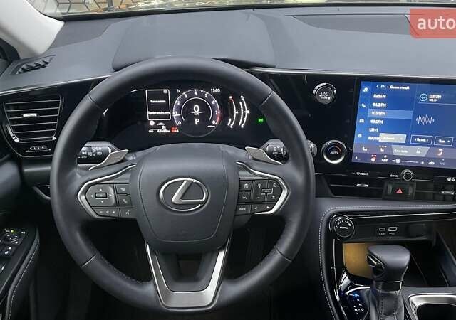 Зеленый Лексус НХ, объемом двигателя 1.99 л и пробегом 45 тыс. км за 40326 $, фото 8 на Automoto.ua