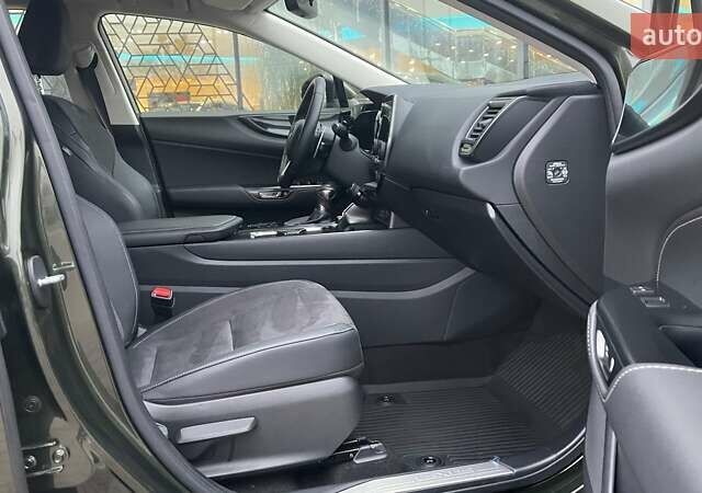 Зеленый Лексус НХ, объемом двигателя 1.99 л и пробегом 45 тыс. км за 40326 $, фото 5 на Automoto.ua