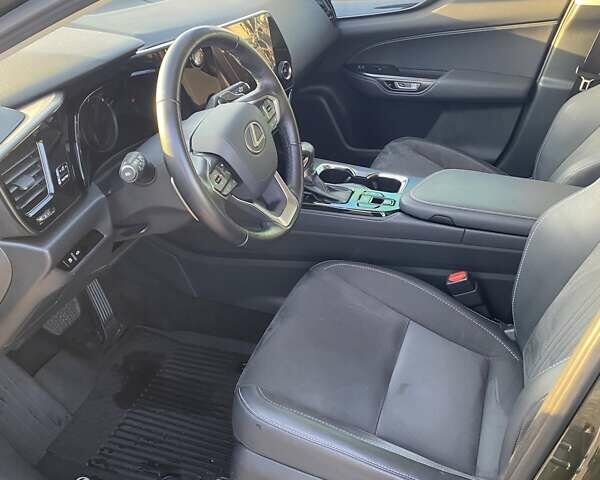 Зеленый Лексус НХ, объемом двигателя 1.99 л и пробегом 35 тыс. км за 43000 $, фото 6 на Automoto.ua