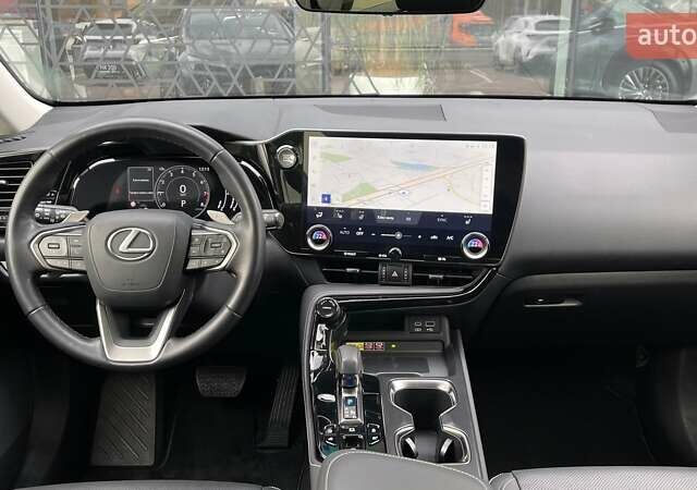 Зеленый Лексус НХ, объемом двигателя 2.49 л и пробегом 31 тыс. км за 49228 $, фото 7 на Automoto.ua
