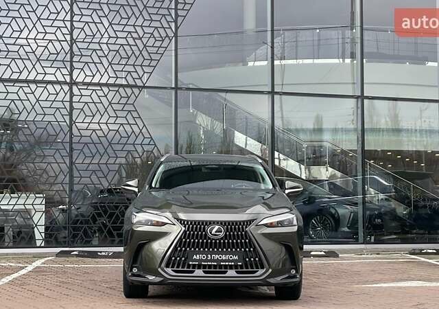 Зеленый Лексус НХ, объемом двигателя 2.49 л и пробегом 31 тыс. км за 49228 $, фото 4 на Automoto.ua